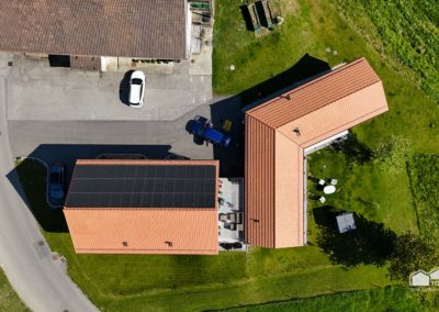 Deux nouvelles constructions de toiture de villa à Mannens, Fribourg