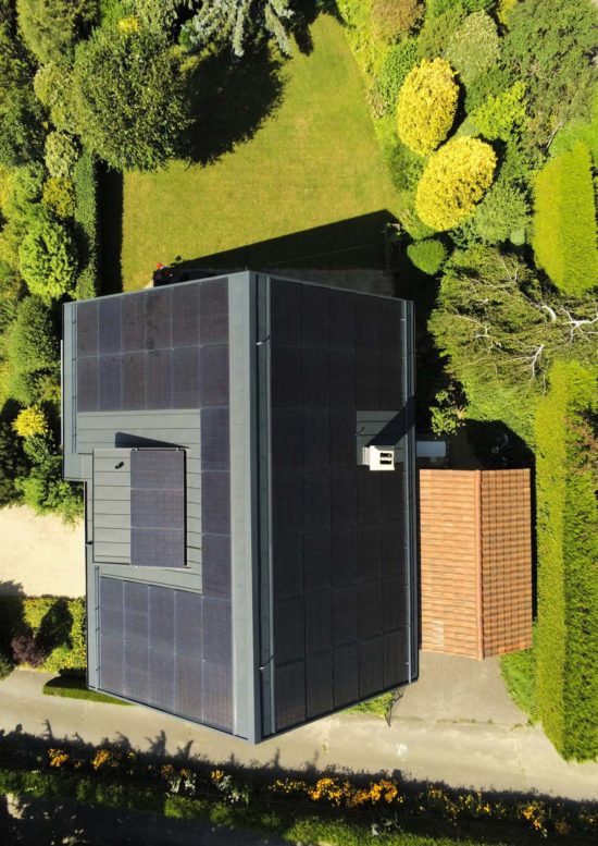 Vue aérienne sur les panneaux solaires