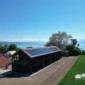 Toiture Willy, vue panoramique sur le lac et sur le panneau solaire