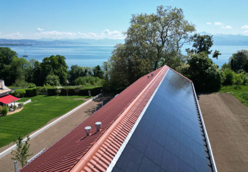 Toiture willy ferblanterie zoom tuiles panneau solaire lac