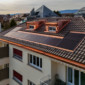 Toiture et photovoltaïque d'un immeuble à Nyon