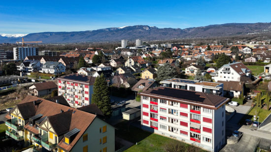 Modernisation de toiture résidentielle et énergie solaire à Savoie, Gland