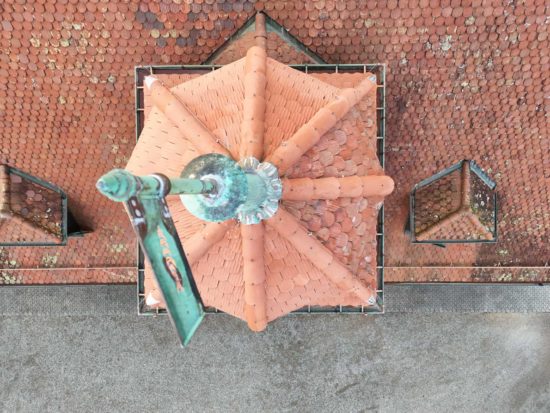 Vue aérienne du Clocheton à Mies