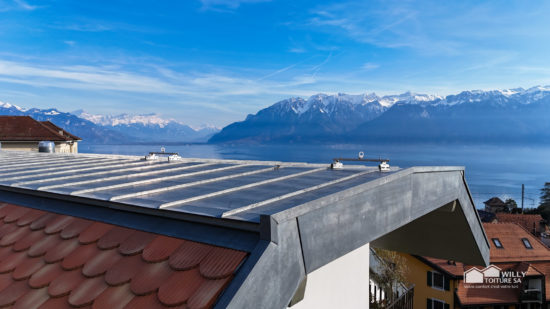 Construction faite par Toiture Willy avec vue sur le lac Léman et les Alpes Suisse à Chexbres