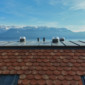 Vue sur la montagne et sur les tuiles en terre cuite et en zinc, Chexbres Vaud
