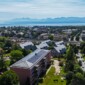 Magnifique vue sur la nouvelle toiture, le lac Léman et sur les Alpes Suisse, Gland