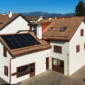 Installation de panneaux solaires sur toiture à Gland